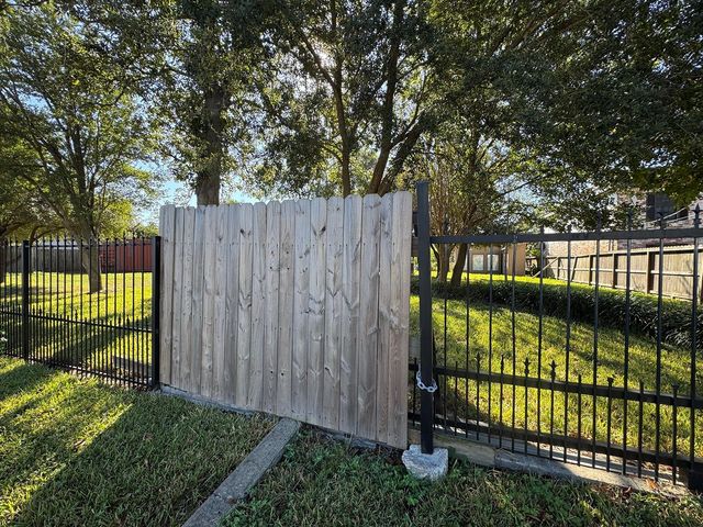 769 Lucky Street, Houston, TX 77088