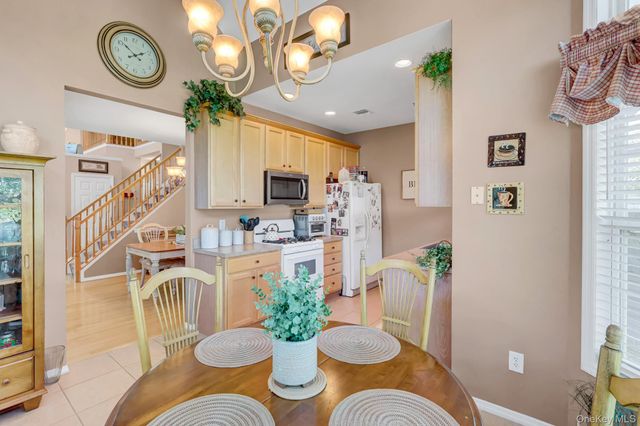 168 Kettles Lane, Medford, NY 11763