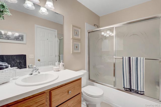 168 Kettles Lane, Medford, NY 11763