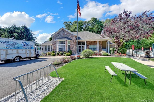 168 Kettles Lane, Medford, NY 11763