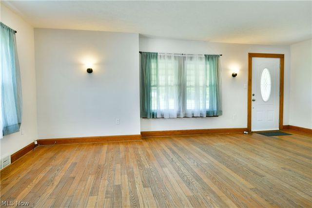 6349 Downs Road NW, Warren, OH 44481