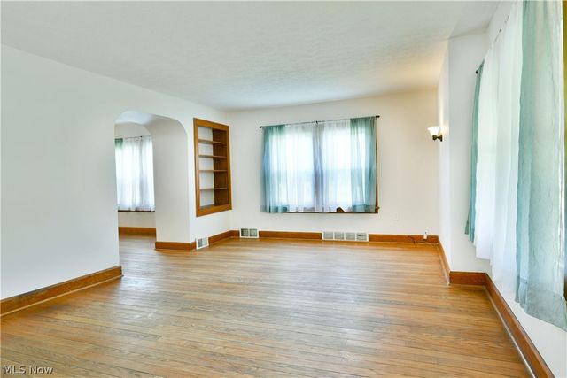 6349 Downs Road NW, Warren, OH 44481