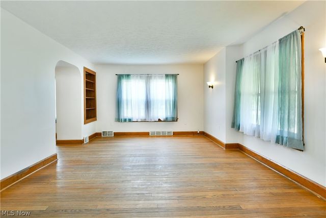 6349 Downs Road NW, Warren, OH 44481