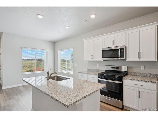 925 Montbello Ave, Fort Lupton, CO 80621