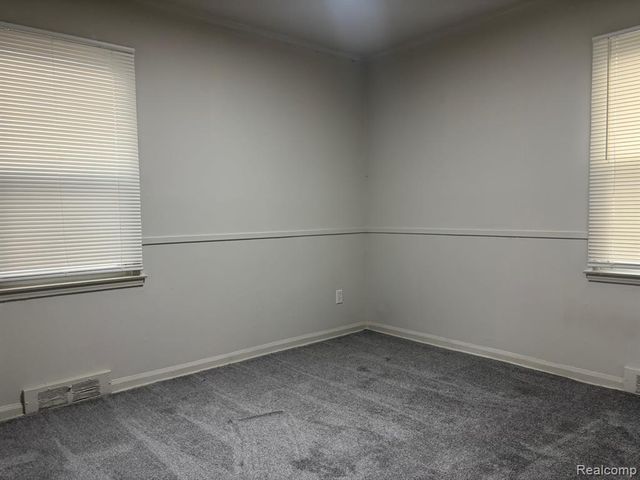 12730 Saratoga Street, Oak Park, MI 48237