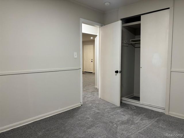 12730 Saratoga Street, Oak Park, MI 48237