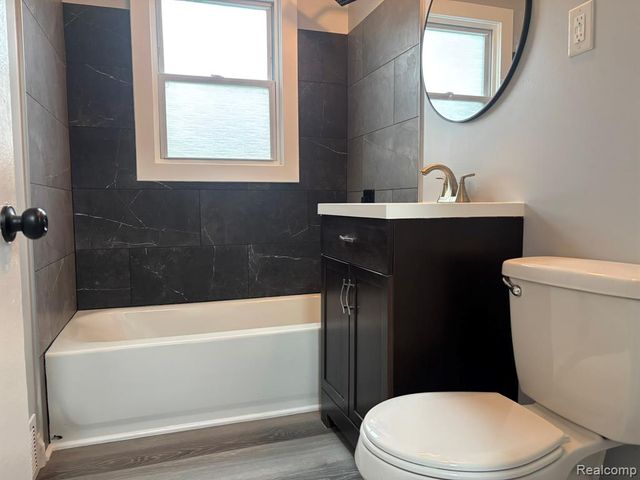 12730 Saratoga Street, Oak Park, MI 48237