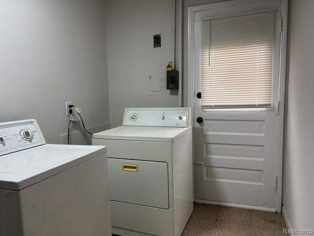 12730 Saratoga Street, Oak Park, MI 48237