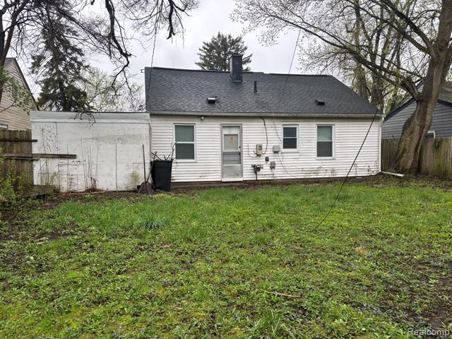 12730 Saratoga Street, Oak Park, MI 48237