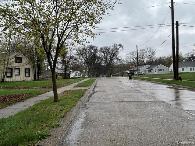 12730 Saratoga Street, Oak Park, MI 48237