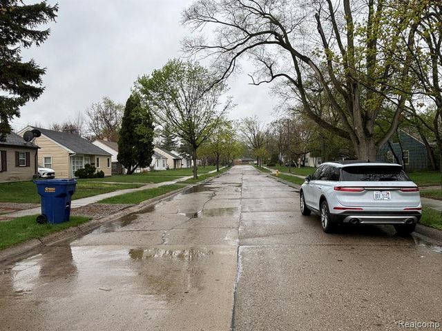 12730 Saratoga Street, Oak Park, MI 48237