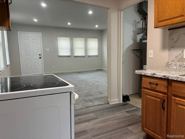 12730 Saratoga Street, Oak Park, MI 48237