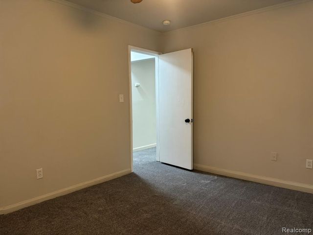 12730 Saratoga Street, Oak Park, MI 48237