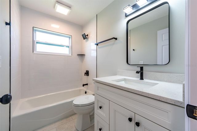 5114 36TH AVENUE DRIVE W, Bradenton, FL 34209