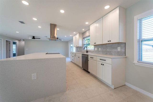 5114 36TH AVENUE DRIVE W, Bradenton, FL 34209