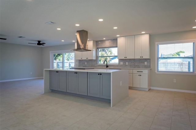 5114 36TH AVENUE DRIVE W, Bradenton, FL 34209