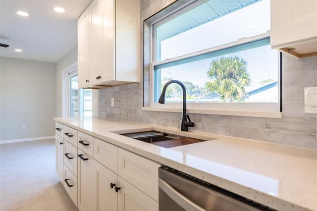 5114 36TH AVENUE DRIVE W, Bradenton, FL 34209