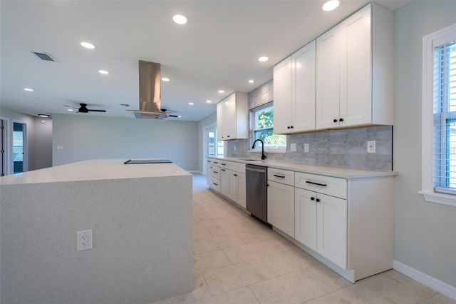 5114 36TH AVENUE DRIVE W, Bradenton, FL 34209