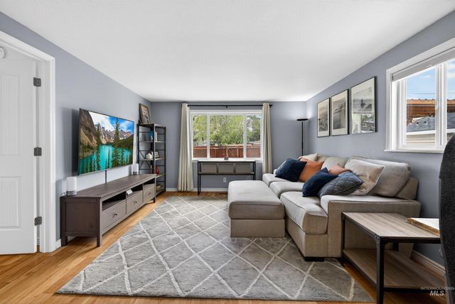 1323 S Vermont Avenue, Boise, ID 83706
