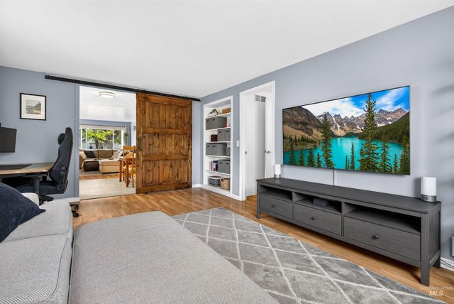 1323 S Vermont Avenue, Boise, ID 83706