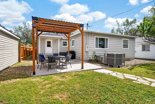 1323 S Vermont Avenue, Boise, ID 83706