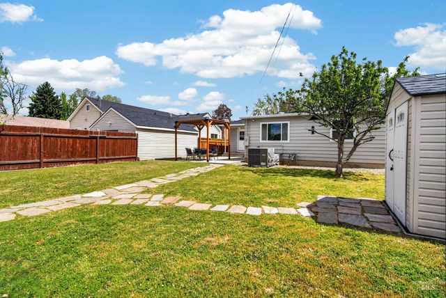 1323 S Vermont Avenue, Boise, ID 83706