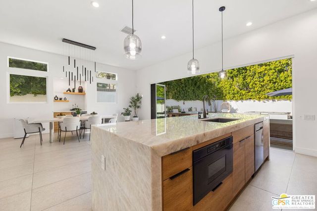 456 E Sonora Road, Palm Springs, CA 92264