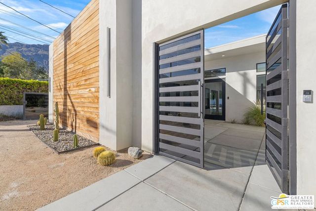 456 E Sonora Road, Palm Springs, CA 92264