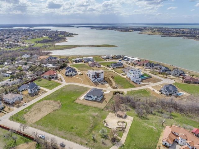 7409 Waters Edge Court, The Colony, TX 75056