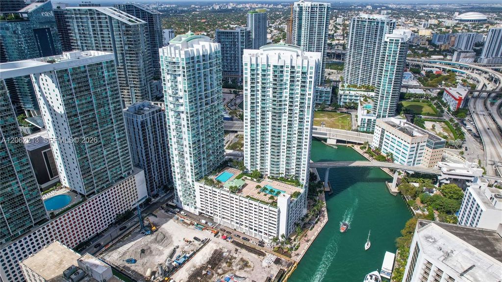 41 SE 5th St 906, Miami, FL 33131