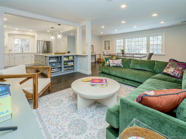 16 Underhill Road, Glen Head, NY 11545