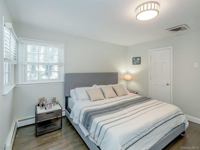 16 Underhill Road, Glen Head, NY 11545