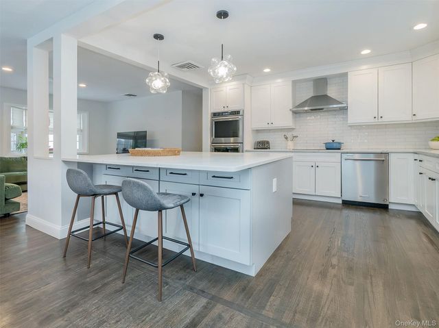 16 Underhill Road, Glen Head, NY 11545