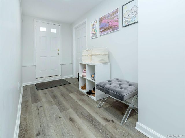 16 Underhill Road, Glen Head, NY 11545