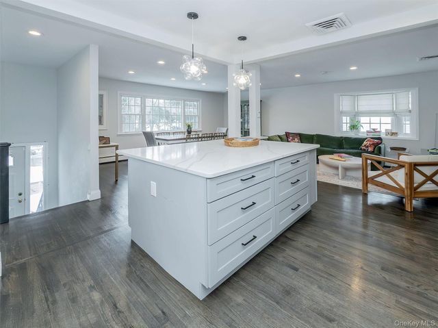 16 Underhill Road, Glen Head, NY 11545