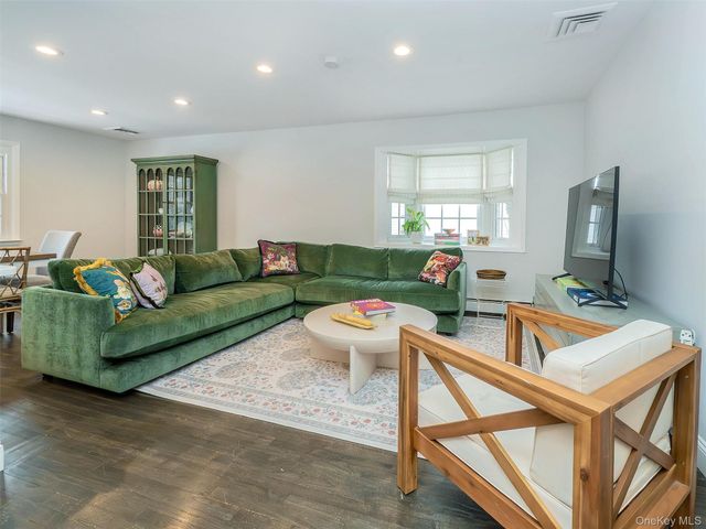 16 Underhill Road, Glen Head, NY 11545