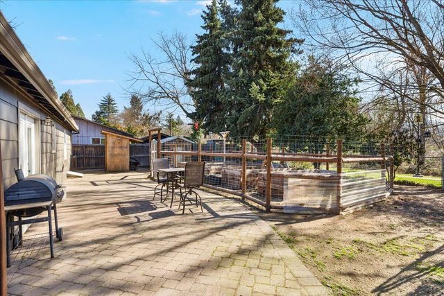 1408 Siskiyou Boulevard, Medford, OR 97504