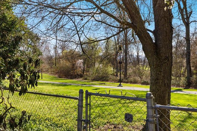 1408 Siskiyou Boulevard, Medford, OR 97504