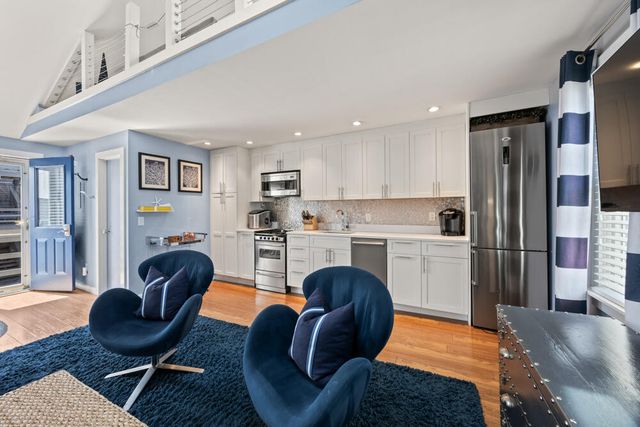 147 Commercial Street UL7, Provincetown, MA 02657