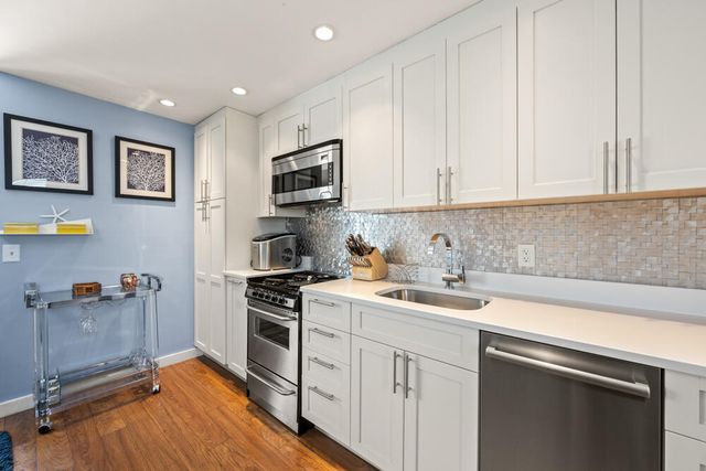 147 Commercial Street UL7, Provincetown, MA 02657