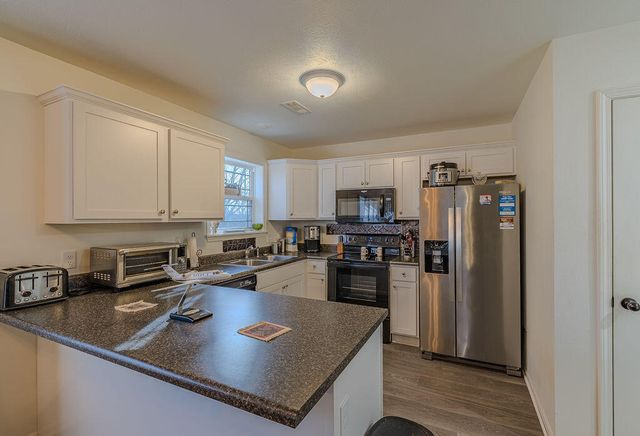 185 Pin Oak Court, Hollister, MO 65672