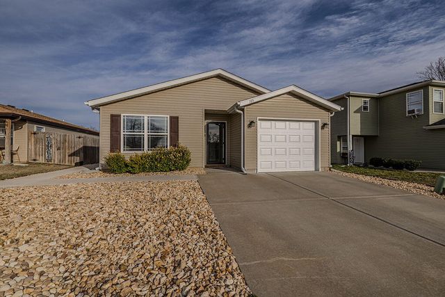 185 Pin Oak Court, Hollister, MO 65672