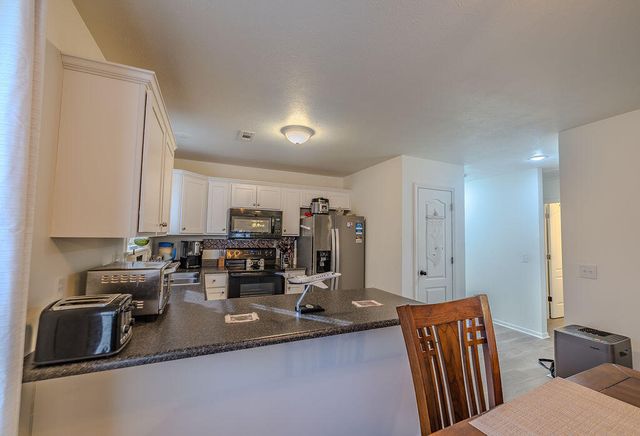 185 Pin Oak Court, Hollister, MO 65672