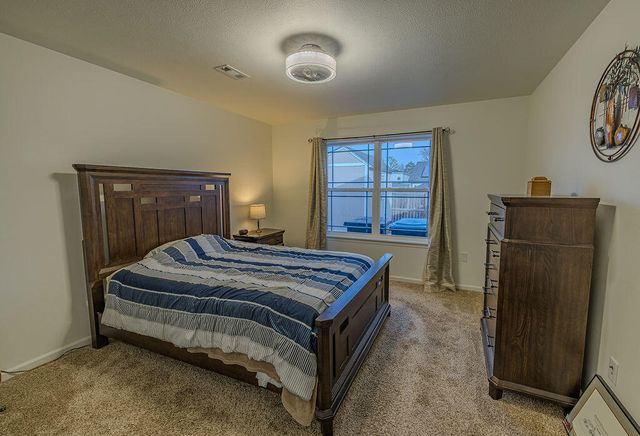 185 Pin Oak Court, Hollister, MO 65672