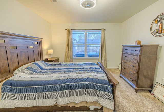 185 Pin Oak Court, Hollister, MO 65672