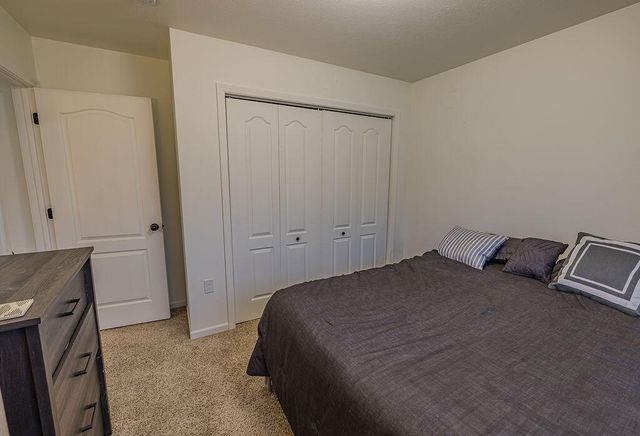 185 Pin Oak Court, Hollister, MO 65672