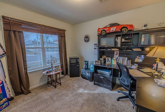 185 Pin Oak Court, Hollister, MO 65672