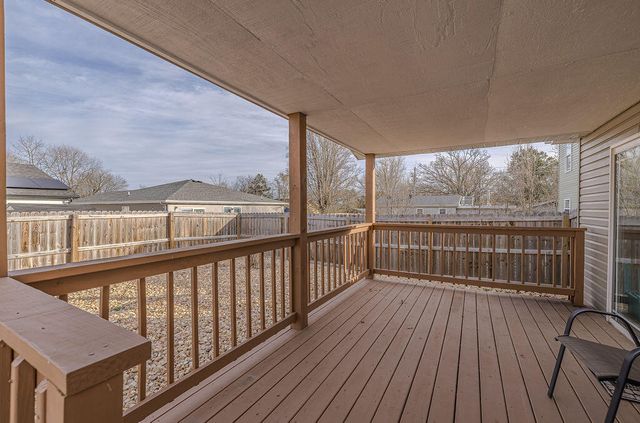 185 Pin Oak Court, Hollister, MO 65672