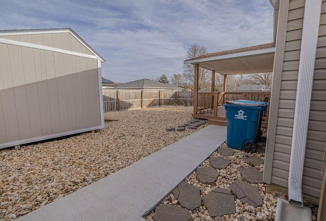 185 Pin Oak Court, Hollister, MO 65672