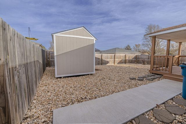 185 Pin Oak Court, Hollister, MO 65672